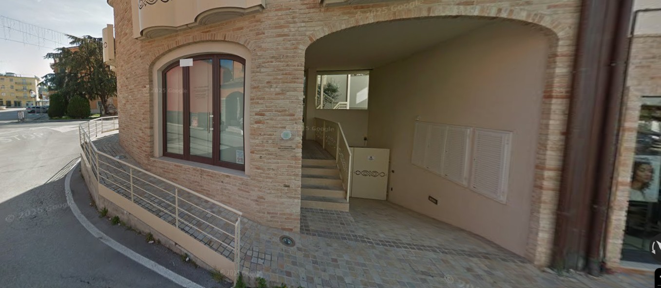 Ingresso dello studio di Villa Musone